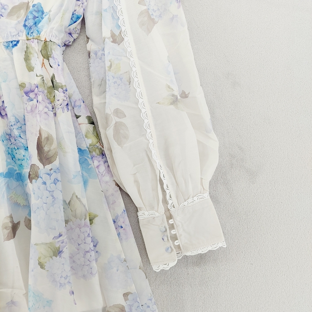 Chic Floral Long Sleeve Dress in White and Blue - Picture 6 of 10